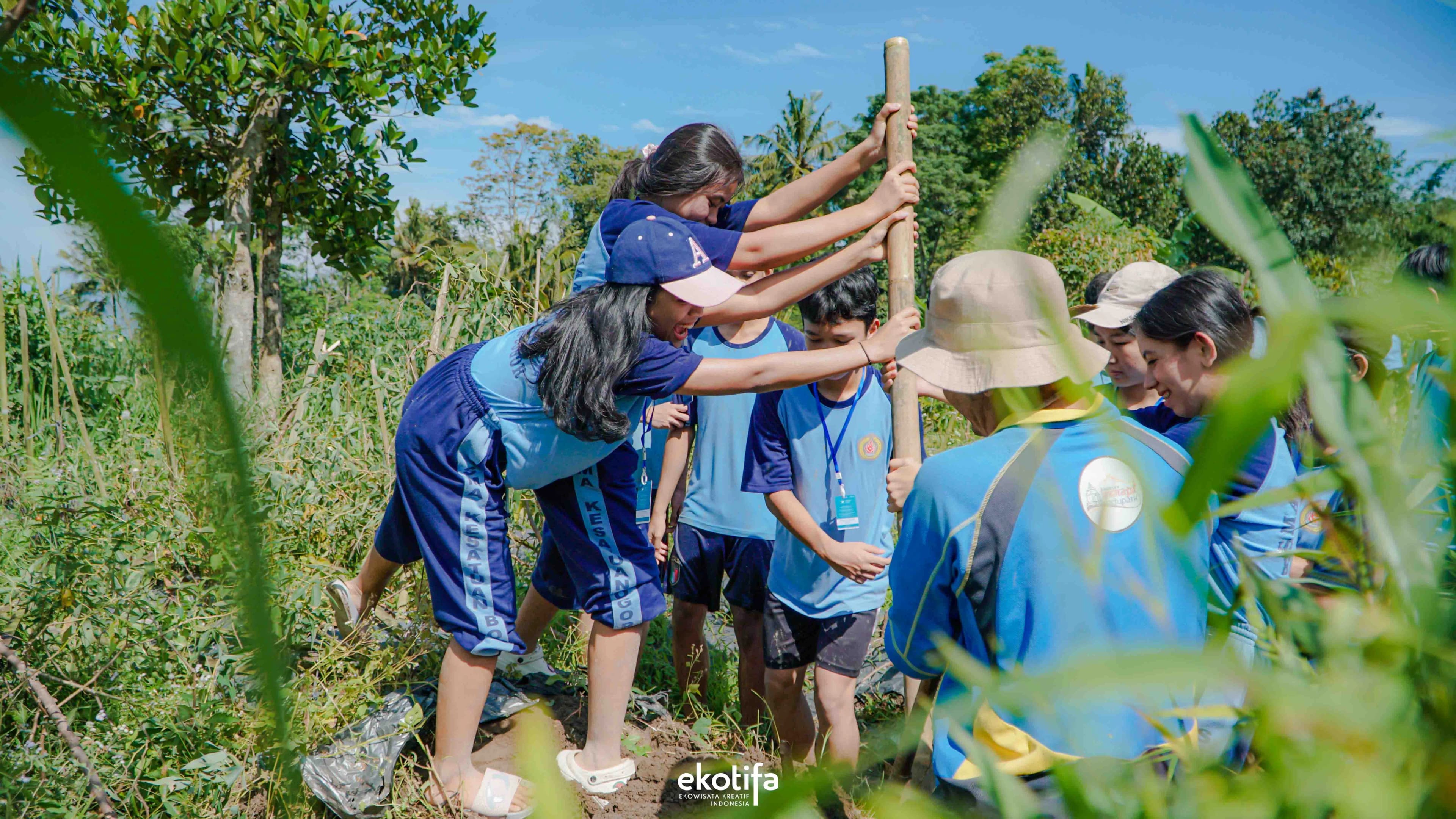 Team Building strengthening collaboration for impact by Ekotifa
