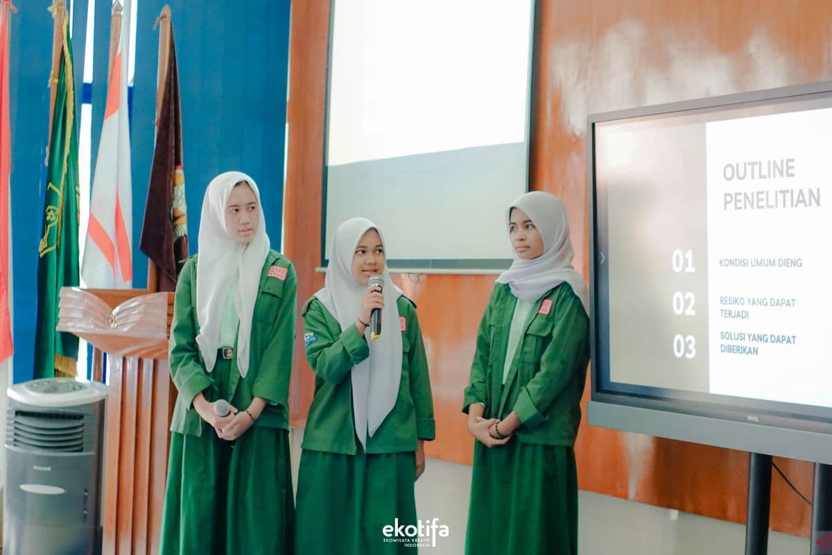 Ekotifa Fasilitasi 223 Siswa YPHB Plus Bogor Riset di Dieng